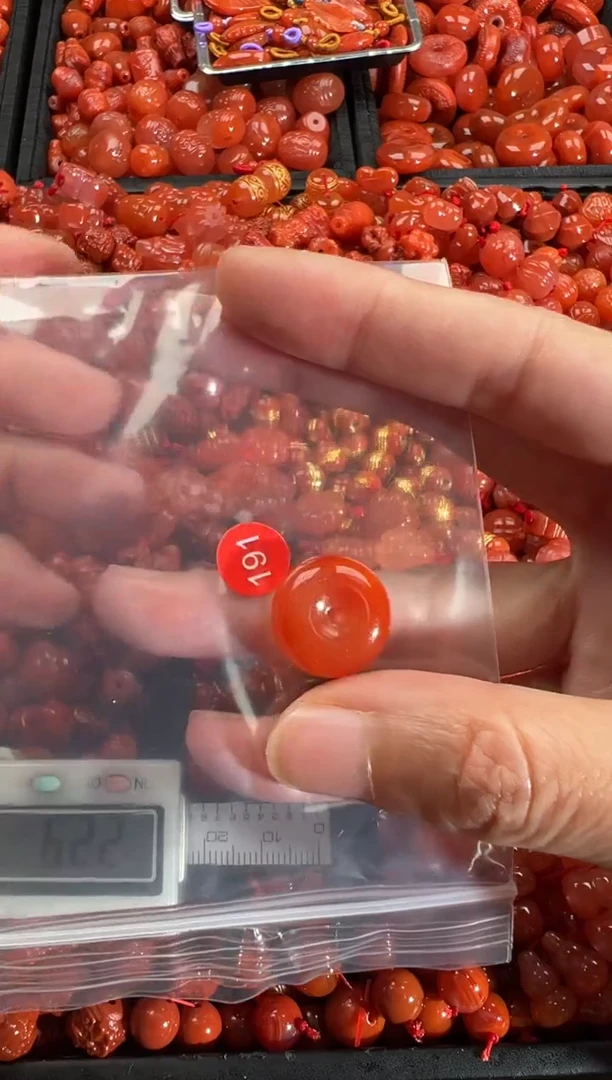 【闪购商品】南红玛瑙颈饰未镶嵌1
