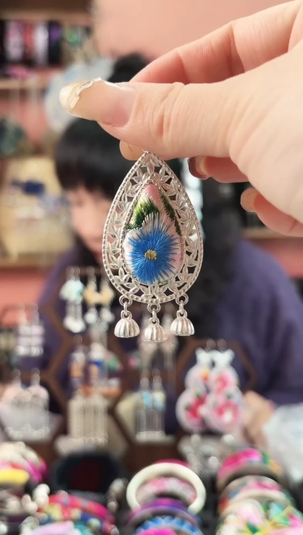 艺枝独绣手工饰品393