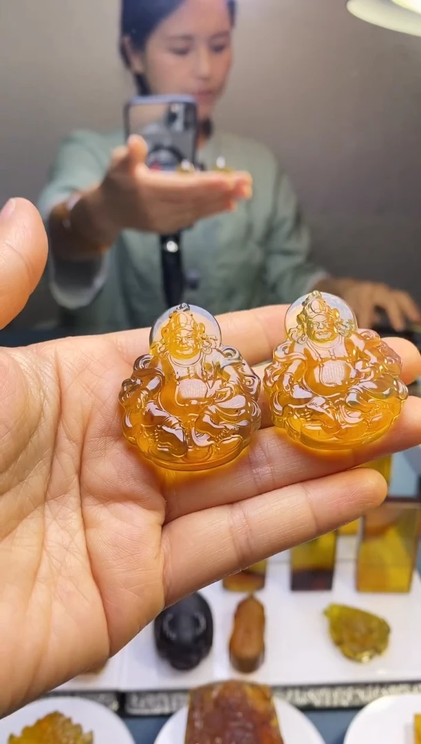未镶嵌颈饰琥珀SN38-115（黄财神）6单