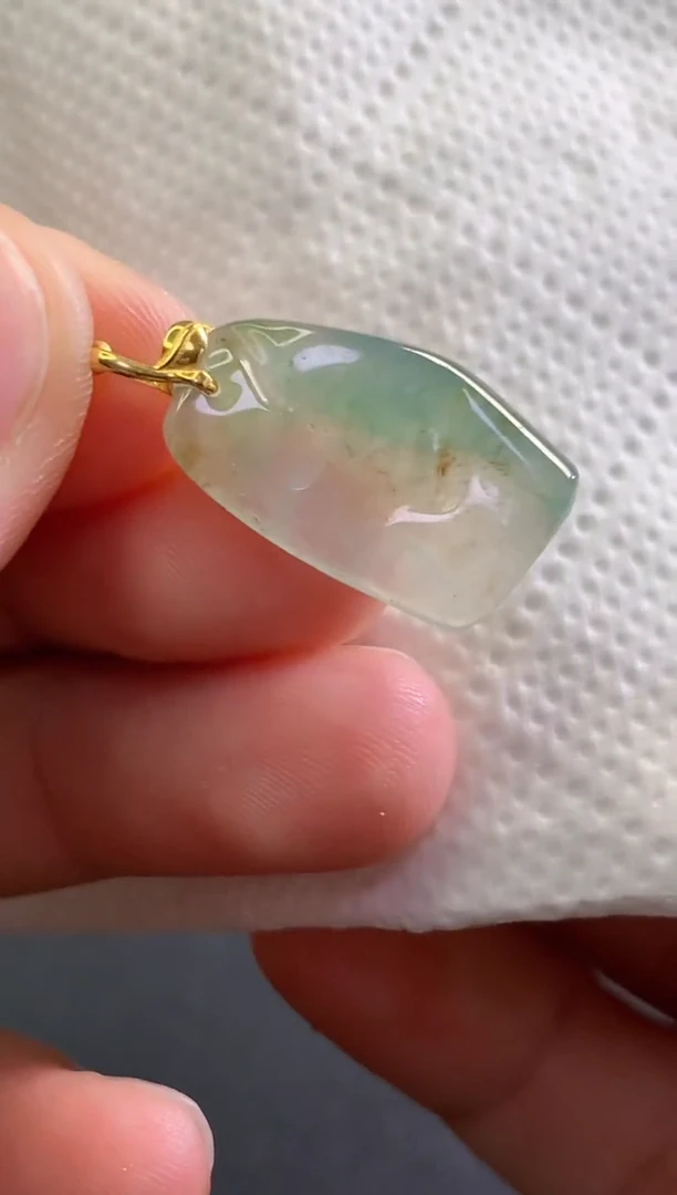 翡翠未镶嵌颈饰