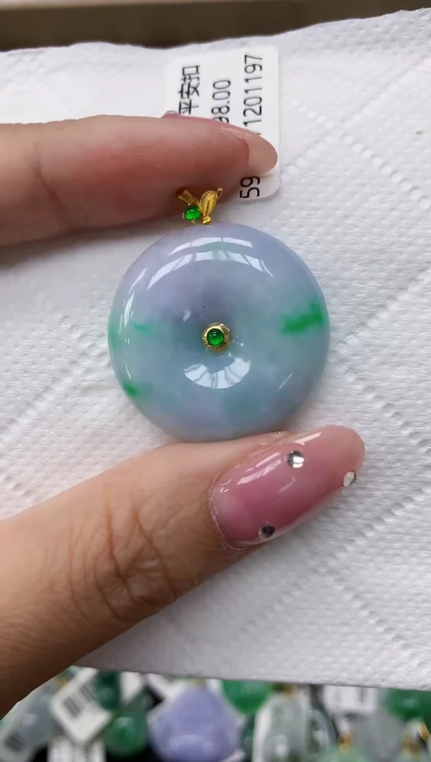 翡翠18K金镶嵌颈饰1111111111