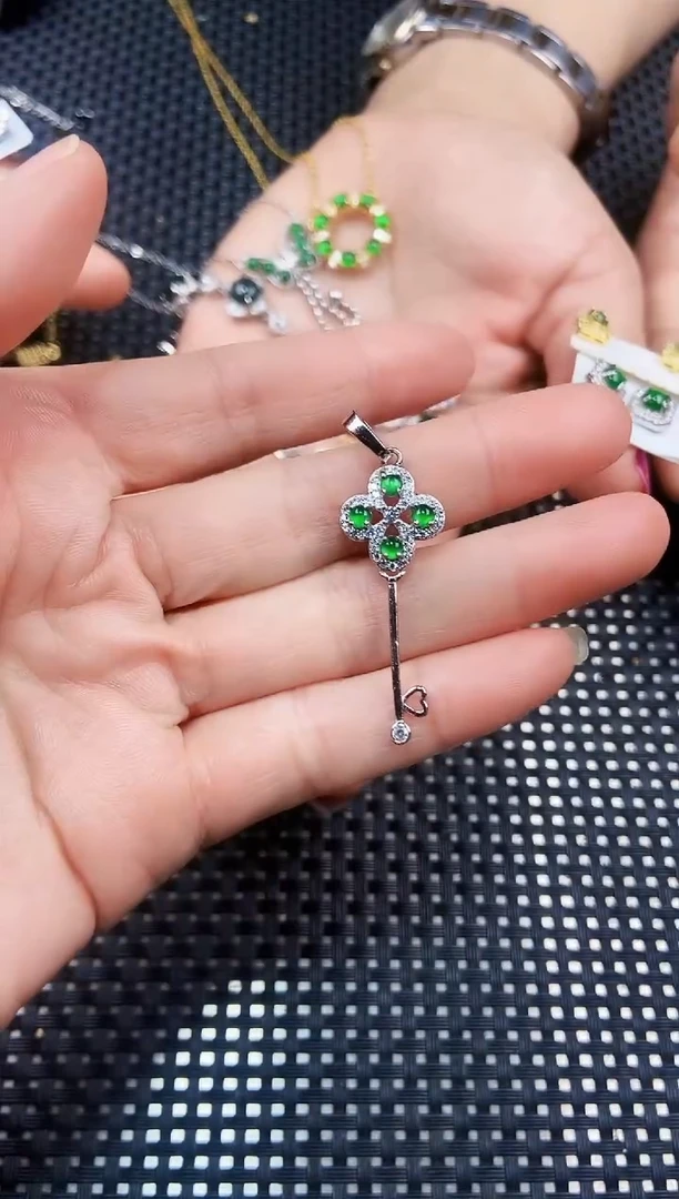 【闪购商品】翡翠吊坠(不含链)未镶嵌111111111