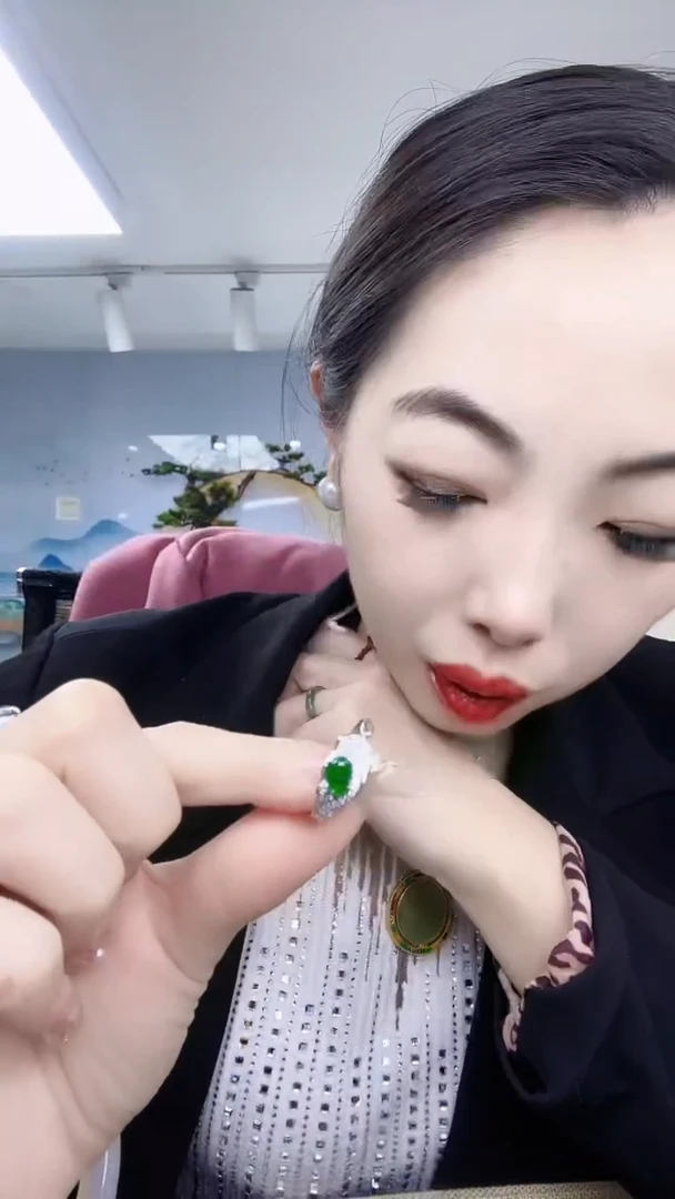 【闪购商品】翡翠颈饰未镶嵌葫芦戒指