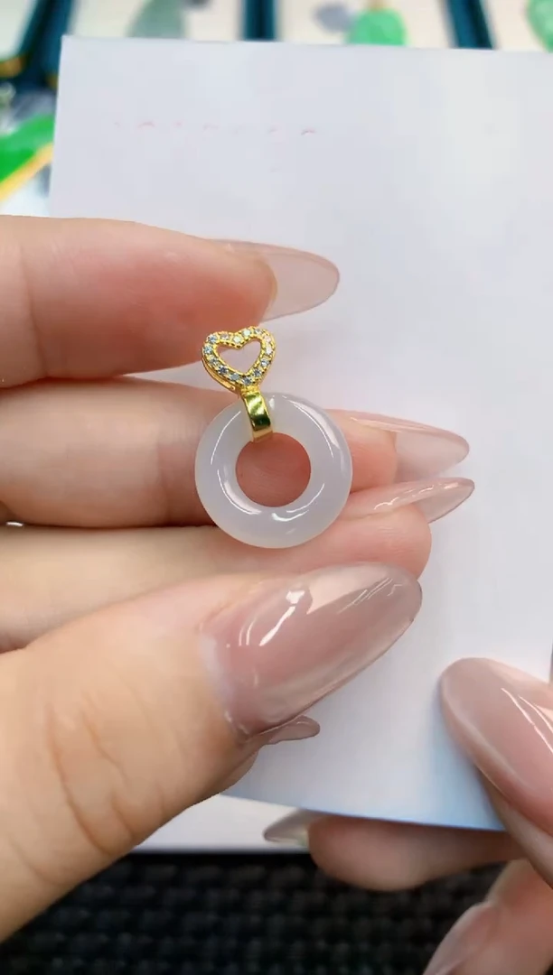 翡翠未镶嵌吊坠(不含链)1