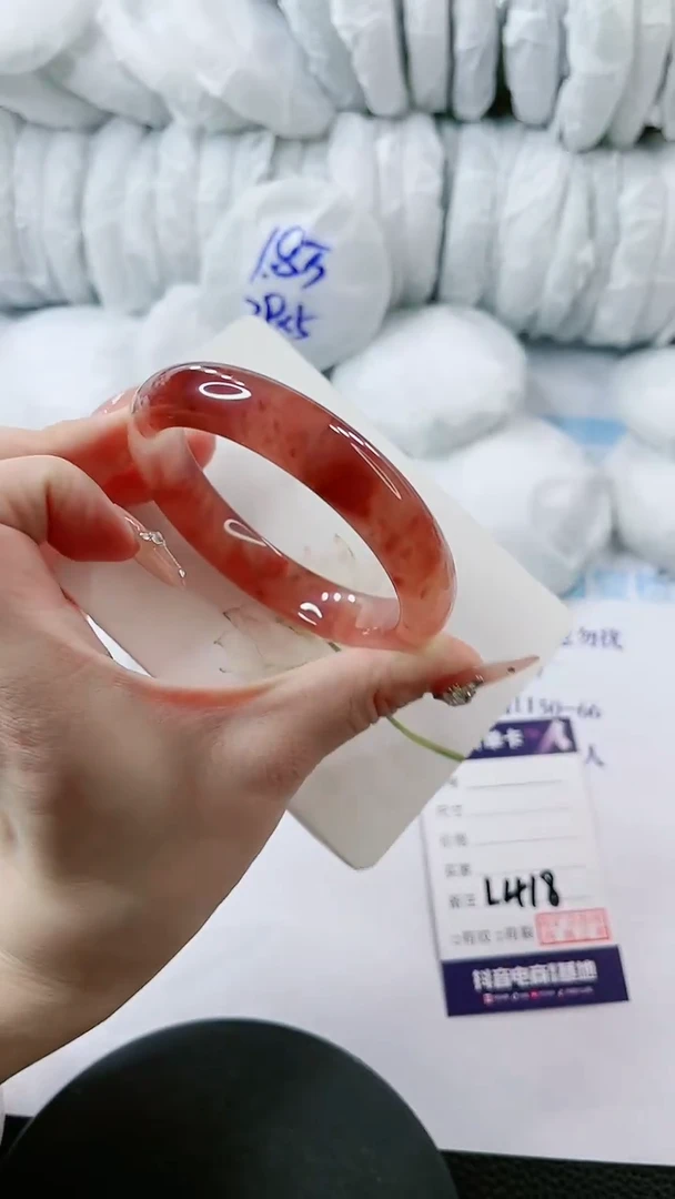 【闪购商品】石英质玉手镯未镶嵌多样性发货L418