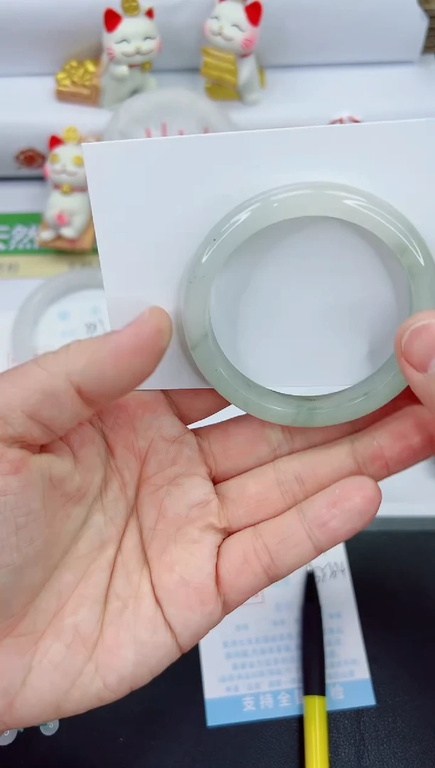 【闪购商品】石英质玉手镯未镶嵌990-53.1