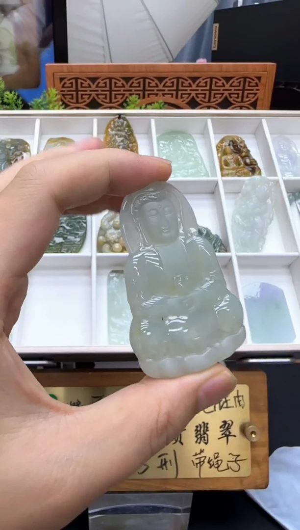 翡翠挂件未镶嵌A货翡翠多样性孤品