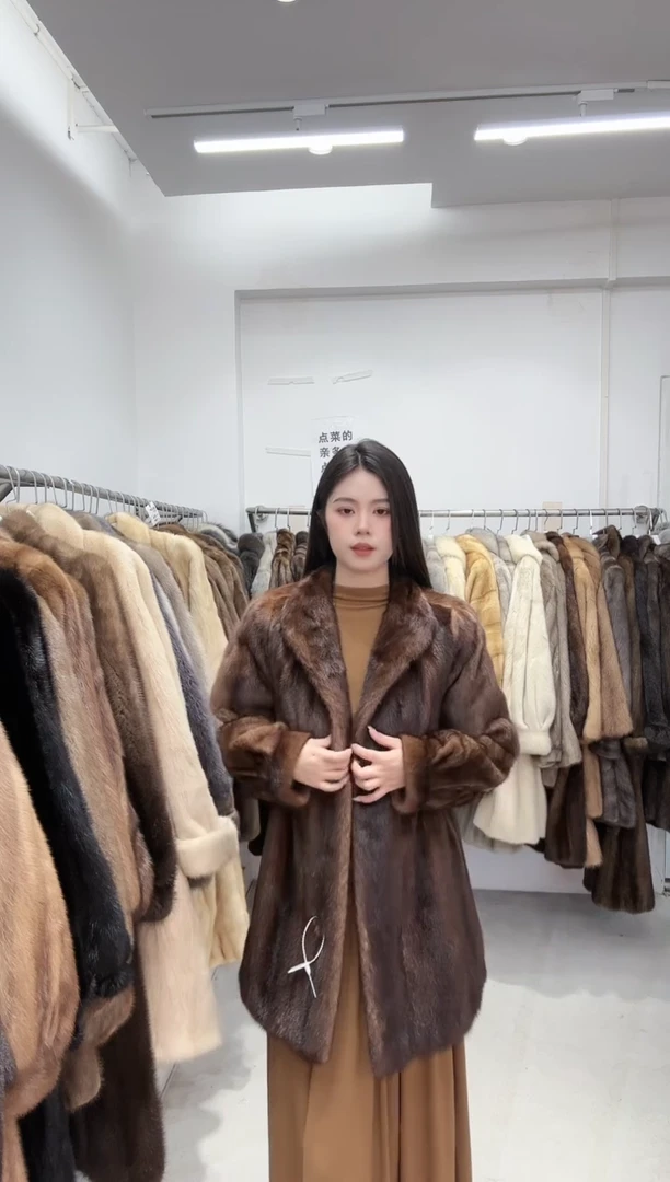 反季买皮草别墅靠大海