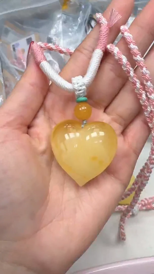 裸石琥珀未镶嵌如图