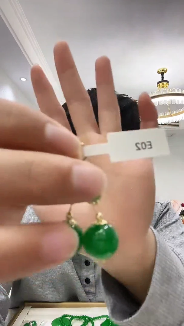14K金镶嵌翡翠耳饰E02