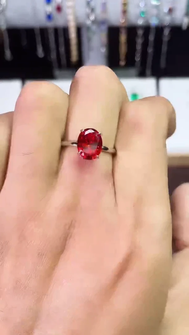 足铂镶嵌合成（培育）红宝石戒指/指环芬达戒指