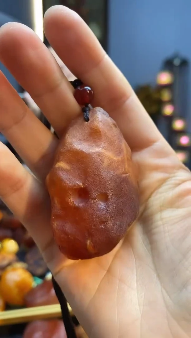 琥珀颈饰未镶嵌吊坠