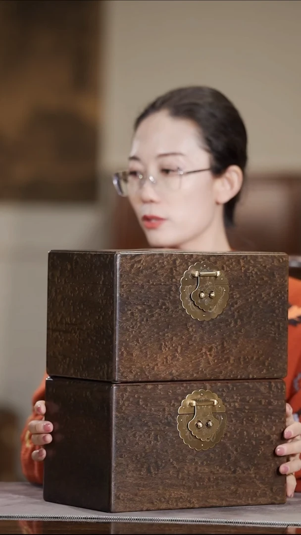 金丝楠多*?龙胆纹药香一木一器对盒