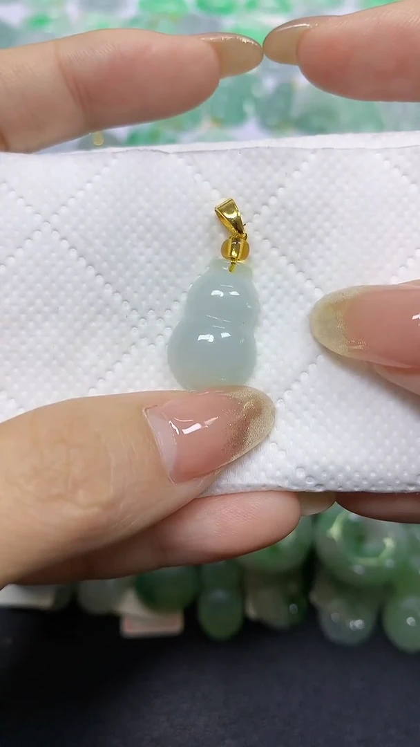 颈饰未镶嵌翡翠