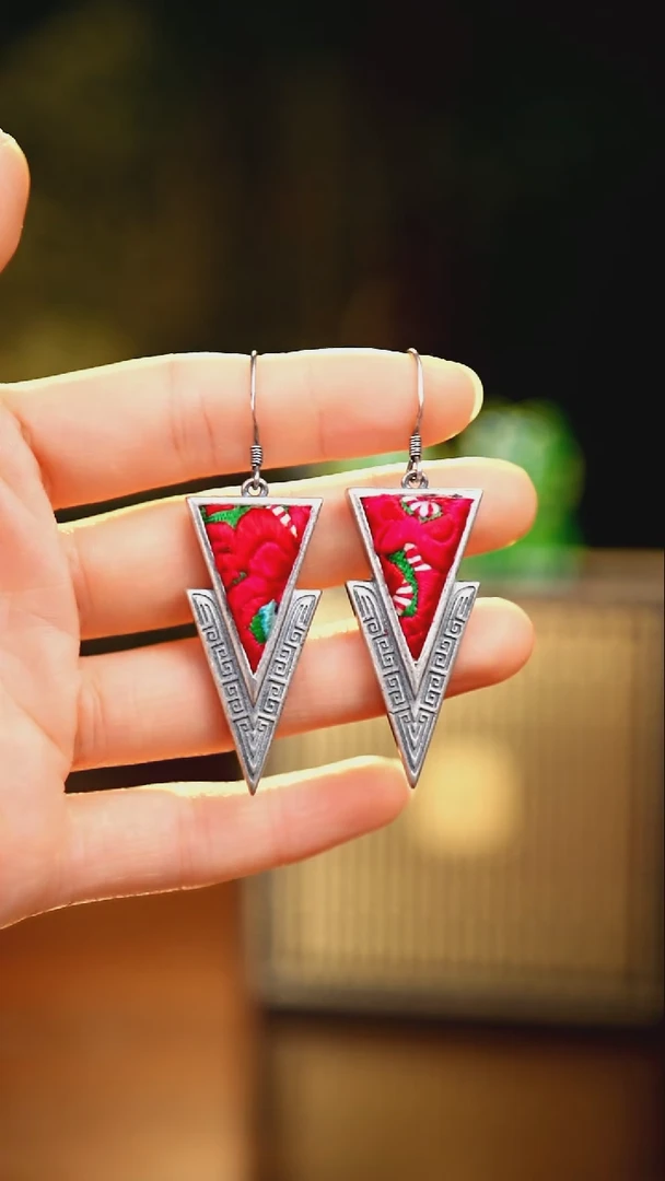 刺绣私人定制苗族手工A211