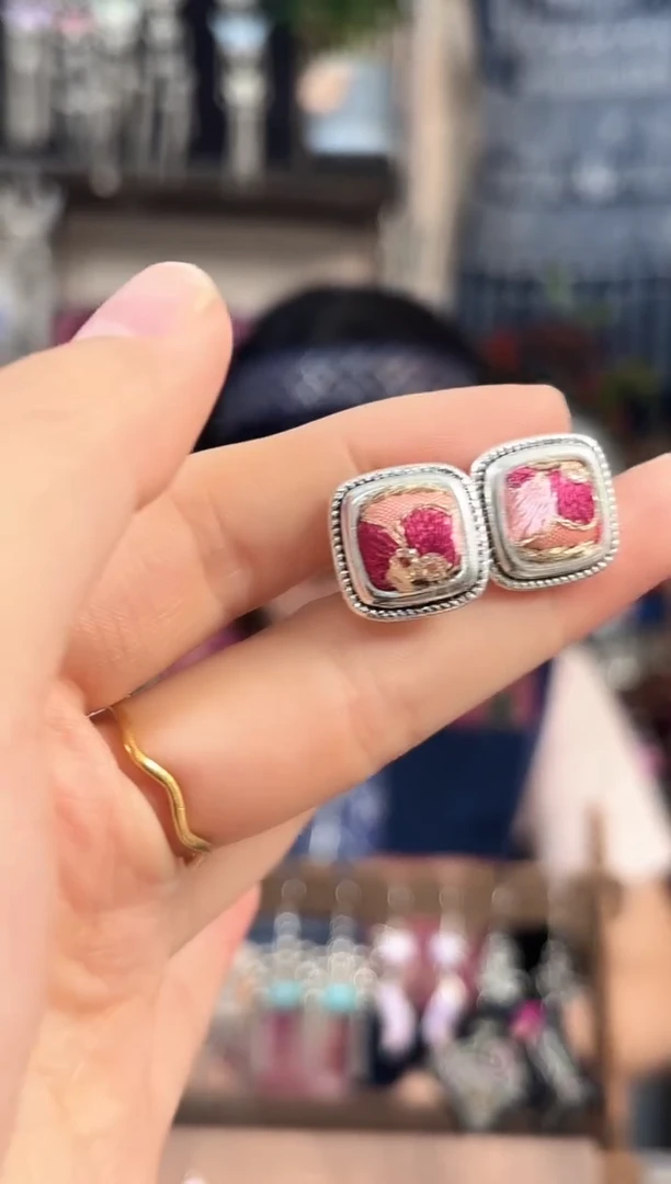 织绣民族风非遗老绣饰品426