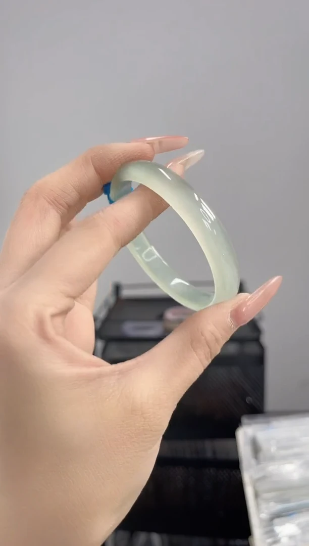 【闪购商品】玛瑙/玉髓手镯未镶嵌55-56圈