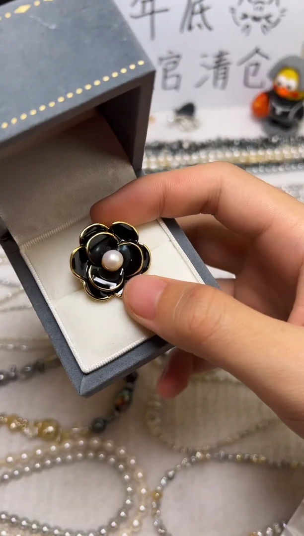 未镶嵌胸饰淡水珍珠珍珠