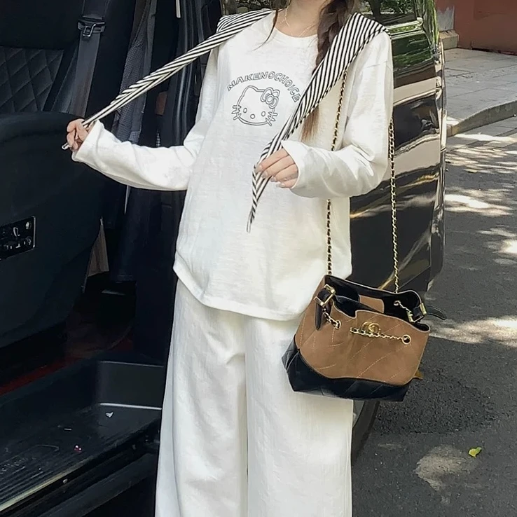 新款 慵懒风卡通刺绣圆领长袖t恤女条纹披肩休闲百搭上衣两件套