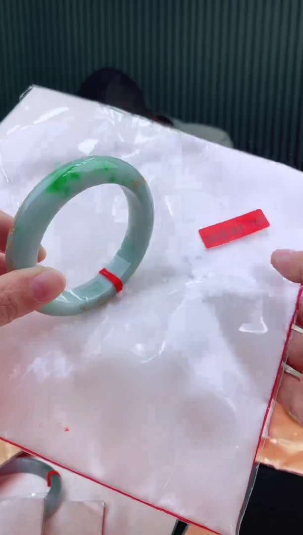 未镶嵌手镯翡翠58+
