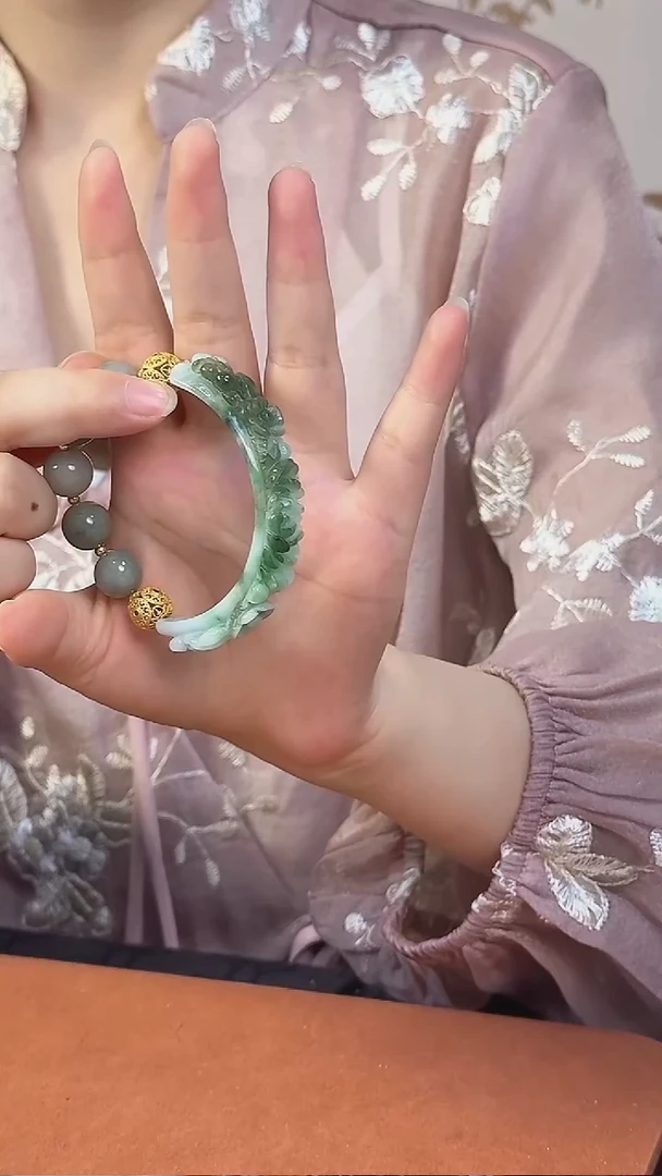 未镶嵌手镯翡翠翡翠半镯