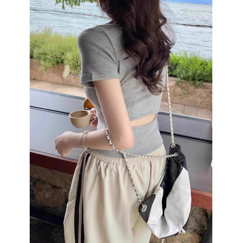 芯娇晴灰色后背镂空短袖T恤女2025夏季新款正肩修身显瘦短款上衣