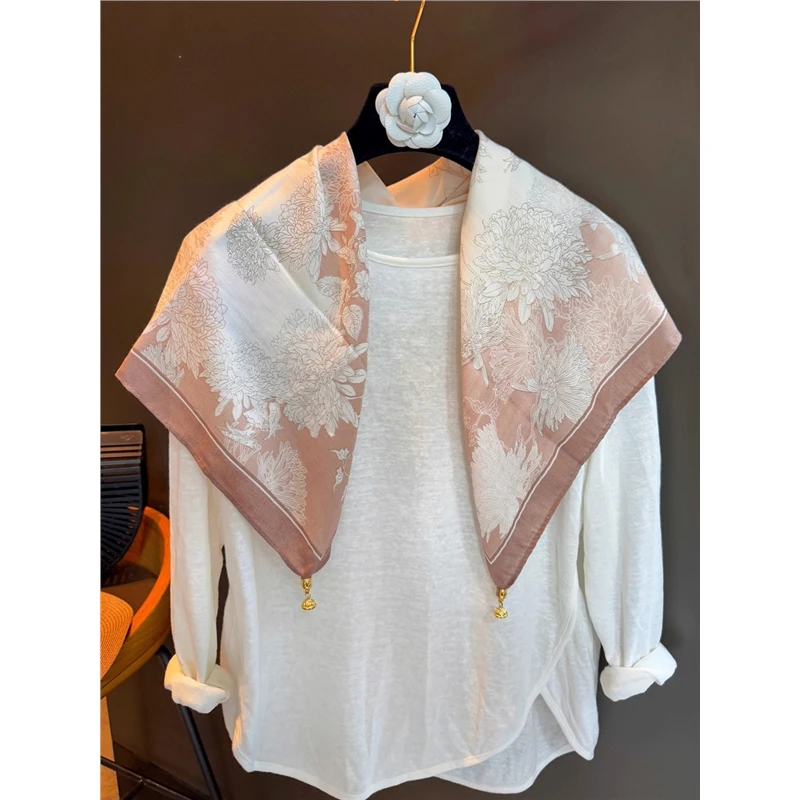 culv新款70小方巾女秋季百搭优雅繁花棉麻丝巾装饰围巾磁吸扣披肩