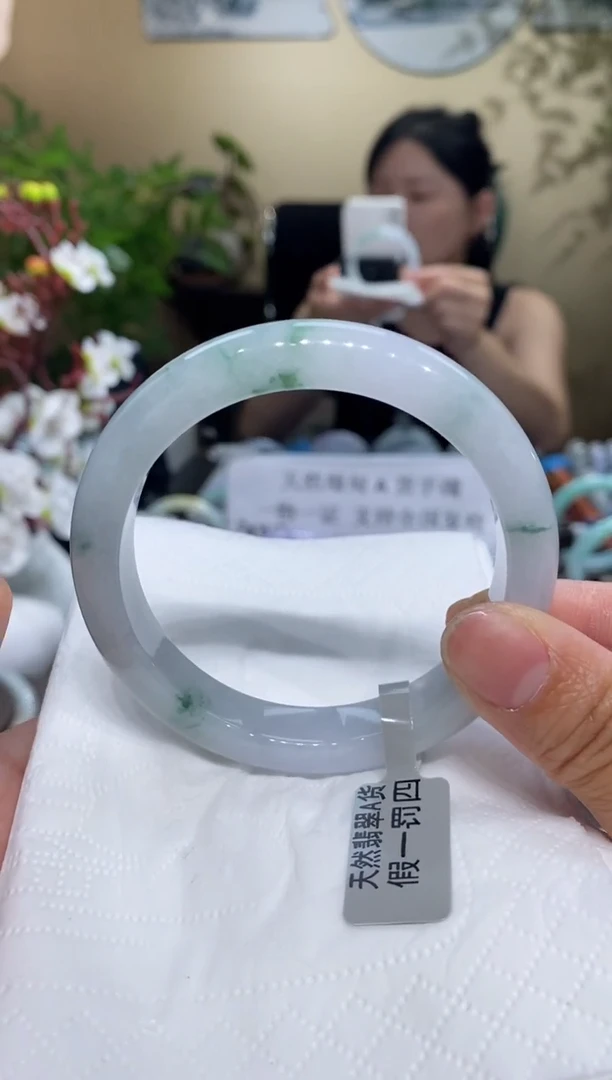 翡翠手镯未镶嵌58-59圈口