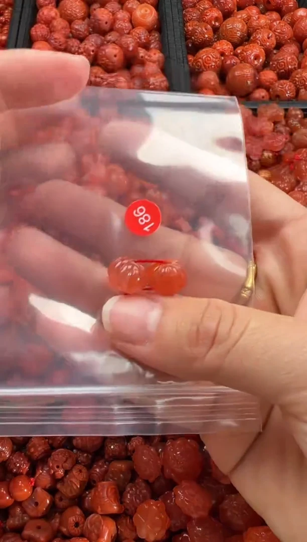 【闪购商品】南红玛瑙颈饰未镶嵌1