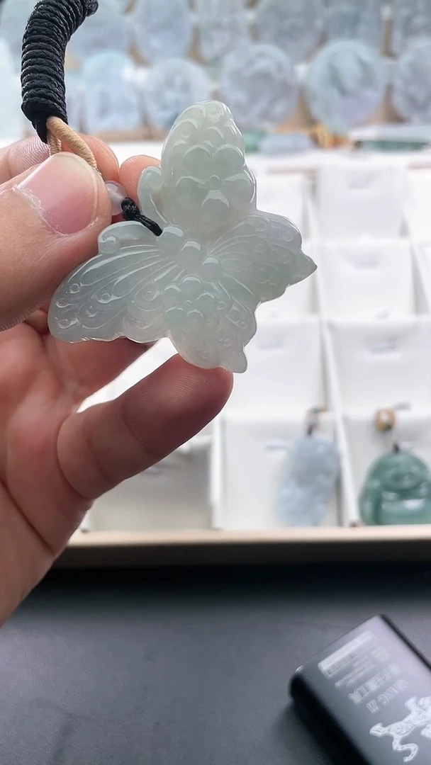 翡翠未镶嵌颈饰..../6/7/ 289