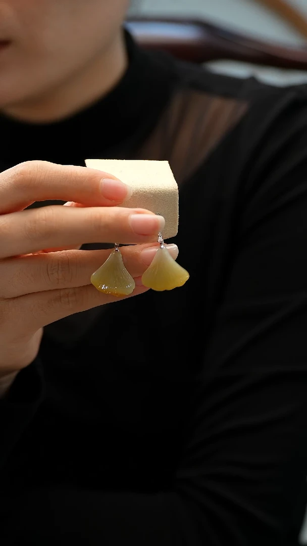 18K金镶嵌翡翠耳饰耳饰