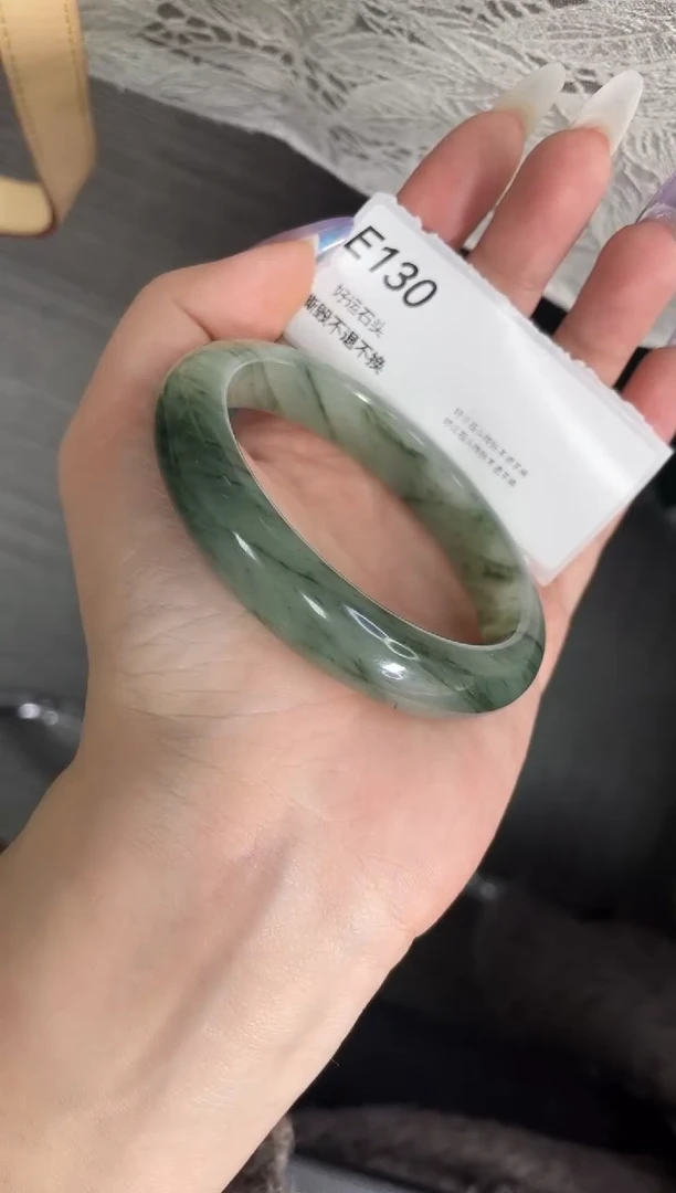 未镶嵌手镯石英质玉130