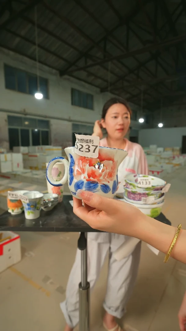 碗景德镇高温釉下手绘陶瓷