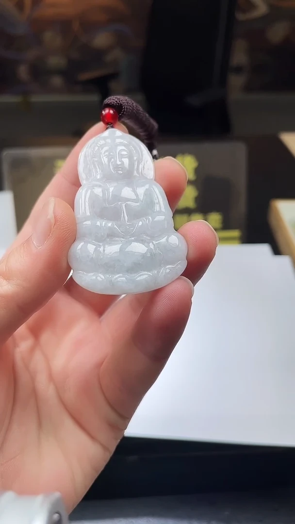 颈饰未镶嵌翡翠 多样性发其一