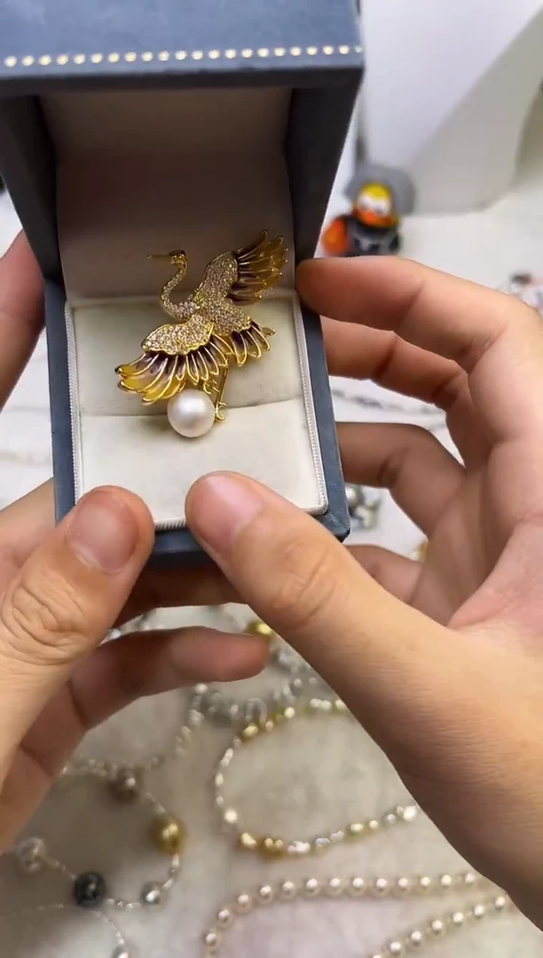 未镶嵌胸饰海水珍珠珍珠