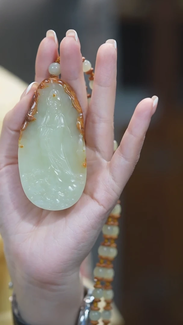 颈饰未镶嵌岫岩河磨玉（透闪石质玉）观音