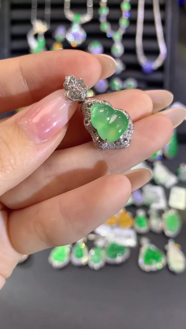 吊坠(不含链)18K金镶嵌翡翠41-葫芦