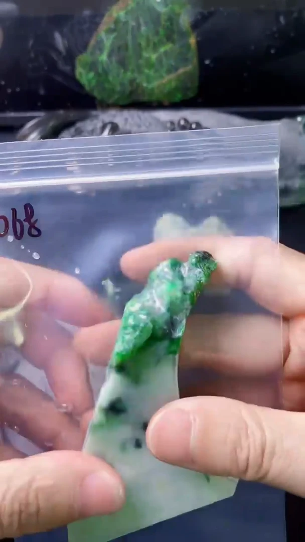 【闪购商品】翡翠挂件未镶嵌068天然A货翡翠