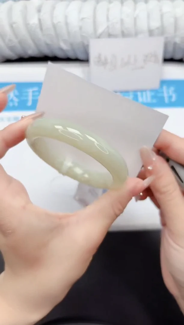 手镯和田玉未镶嵌212-57.2QS2