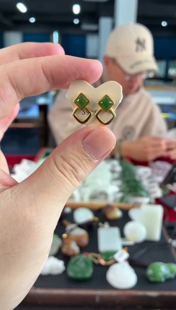 颈饰银S925镶嵌和田玉耳钉