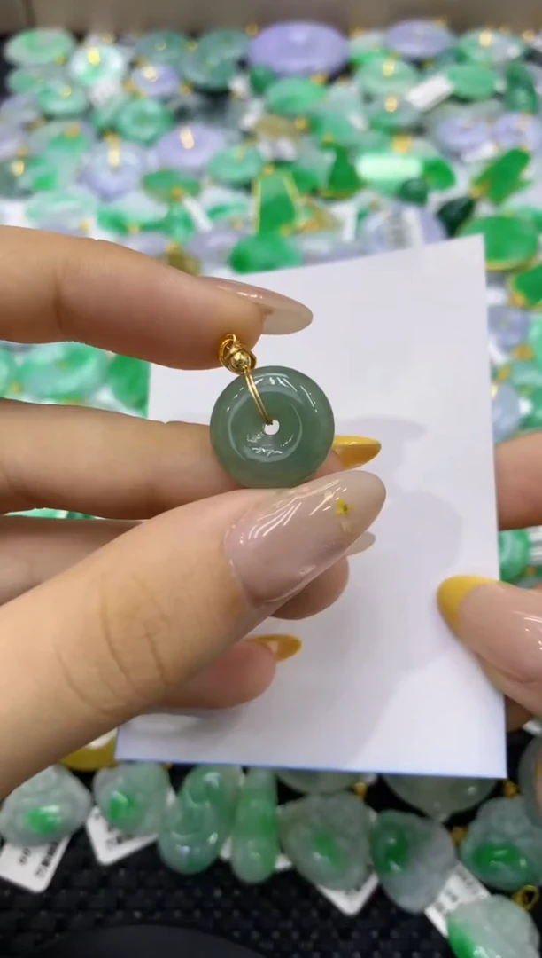 颈饰未镶嵌翡翠天然缅甸翡翠A货