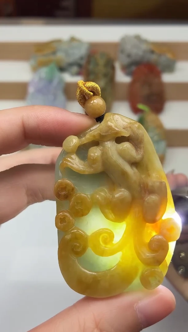 颈饰未镶嵌翡翠牌子