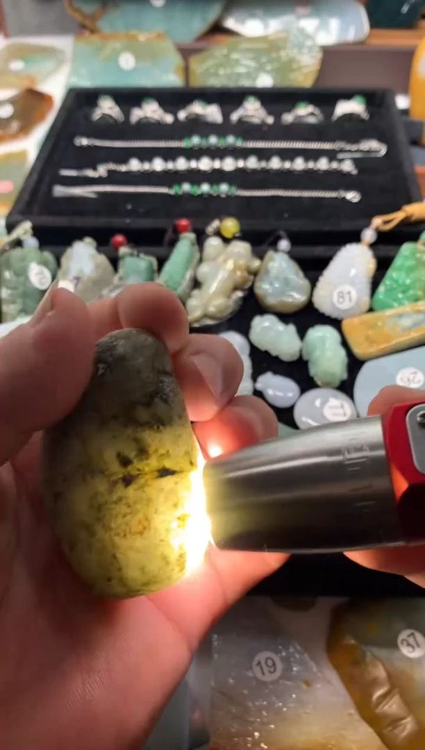 未镶嵌挂件翡翠翡翠