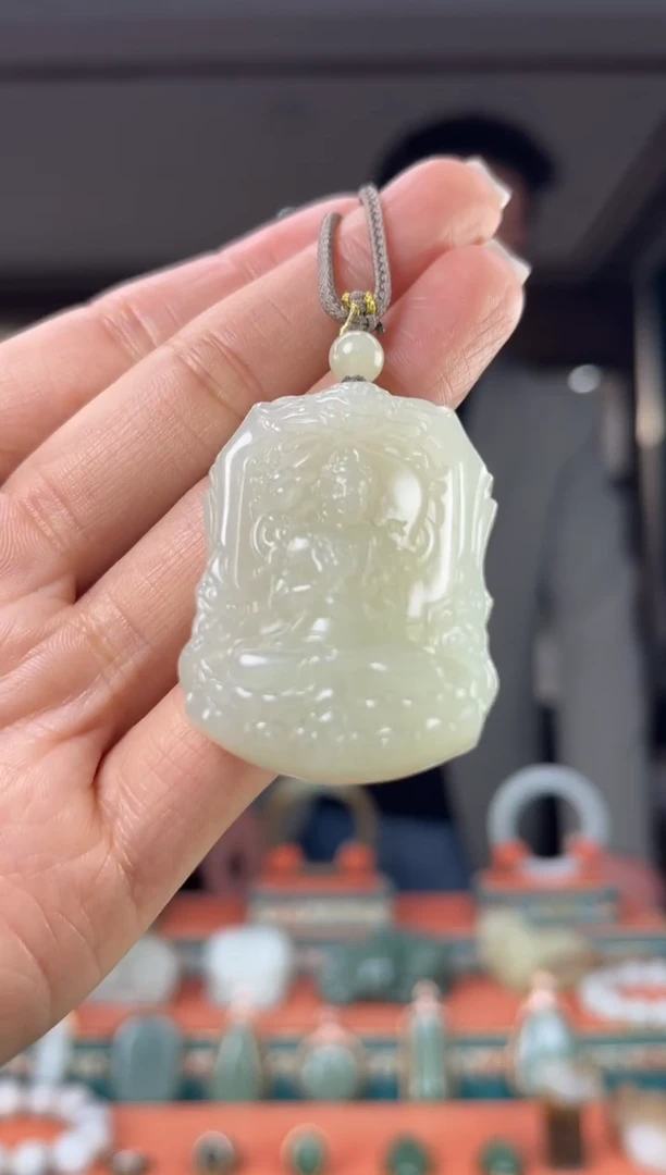 颈饰未镶嵌和田玉佩佩