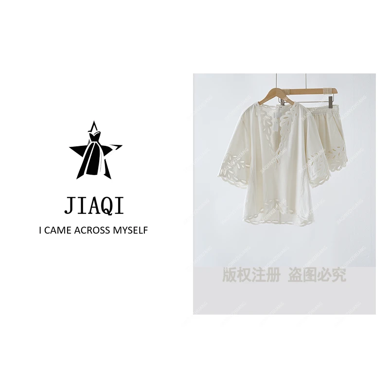 【佳琪高奢】YS11126镂空花型刺绣V领短袖上衣女+松紧腰短裤套装