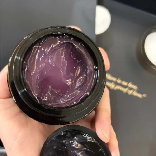 果冻紫色的夜间修护面膜10