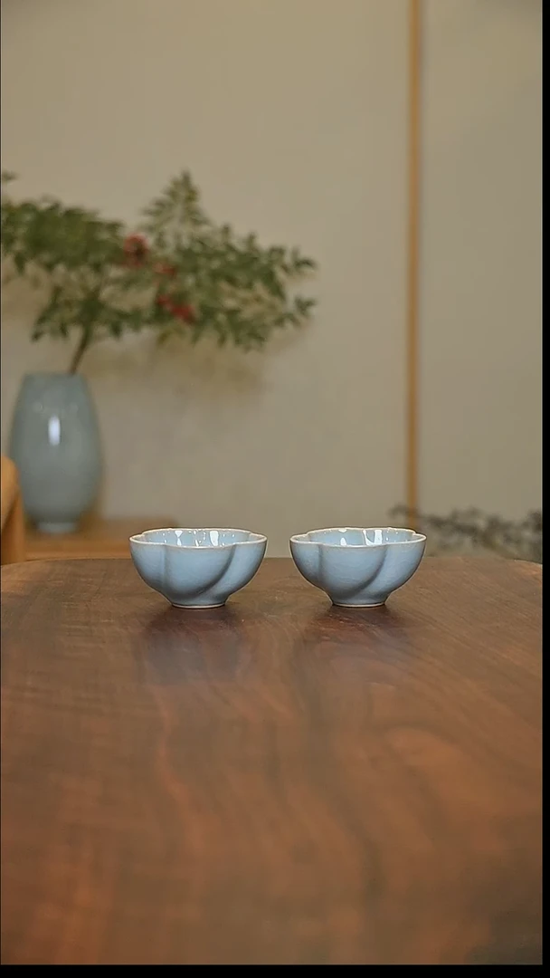 梅花杯2只 天青 微瑕 朱家汝窑款