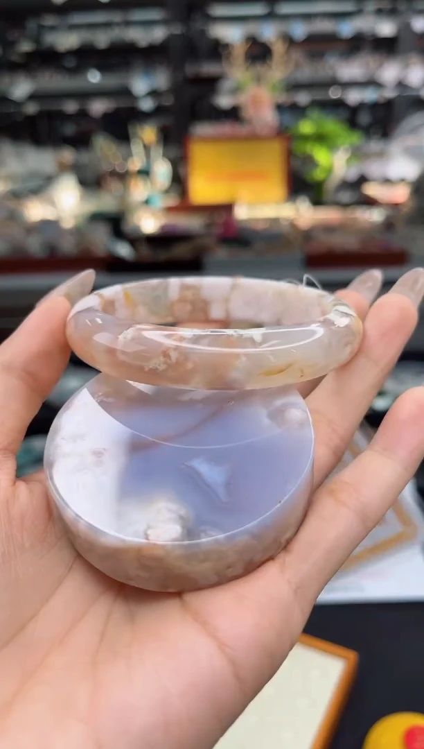 【闪购商品】石英质玉手镯未镶嵌61圈口（不退不换）1572499