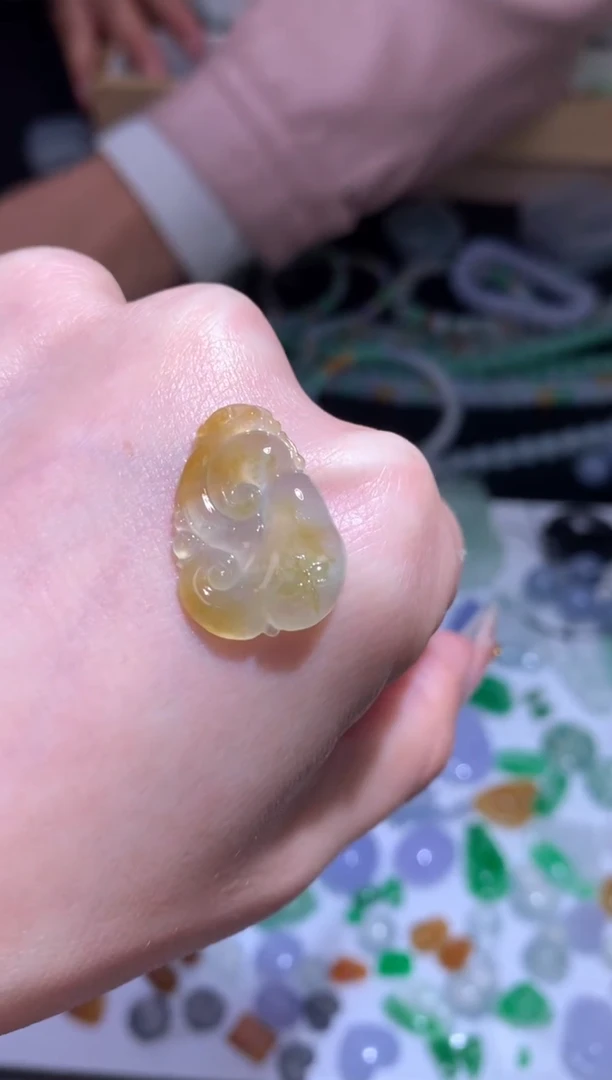 未镶嵌定制翡翠如意