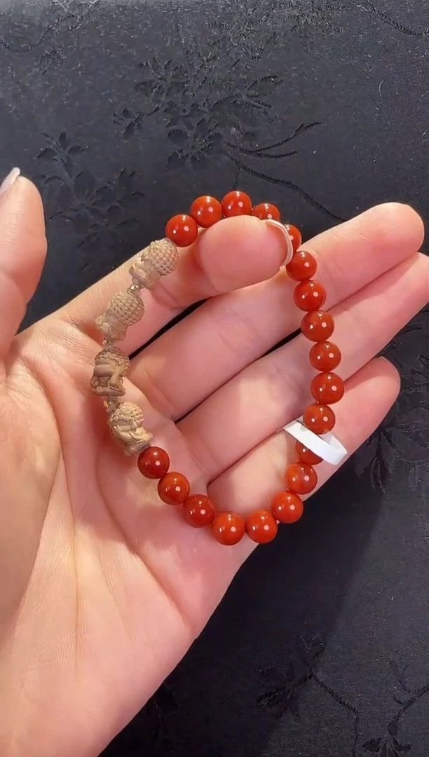 18K金镶嵌手串南红玛瑙四不佛